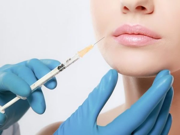 Embellissement et rajeunissement du visage par injections d’acide hyaluronique, à paris, Dr Marsili